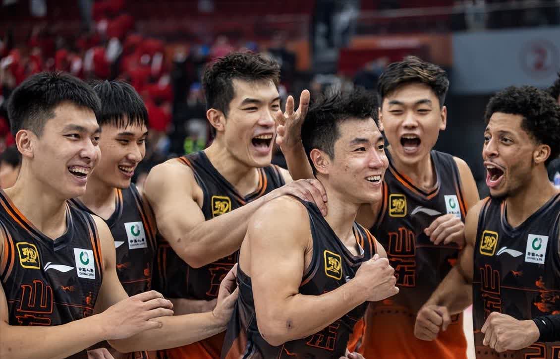 在吉林队赛场上演CBA季后赛，高光操作，引发全场沸腾的简单介绍