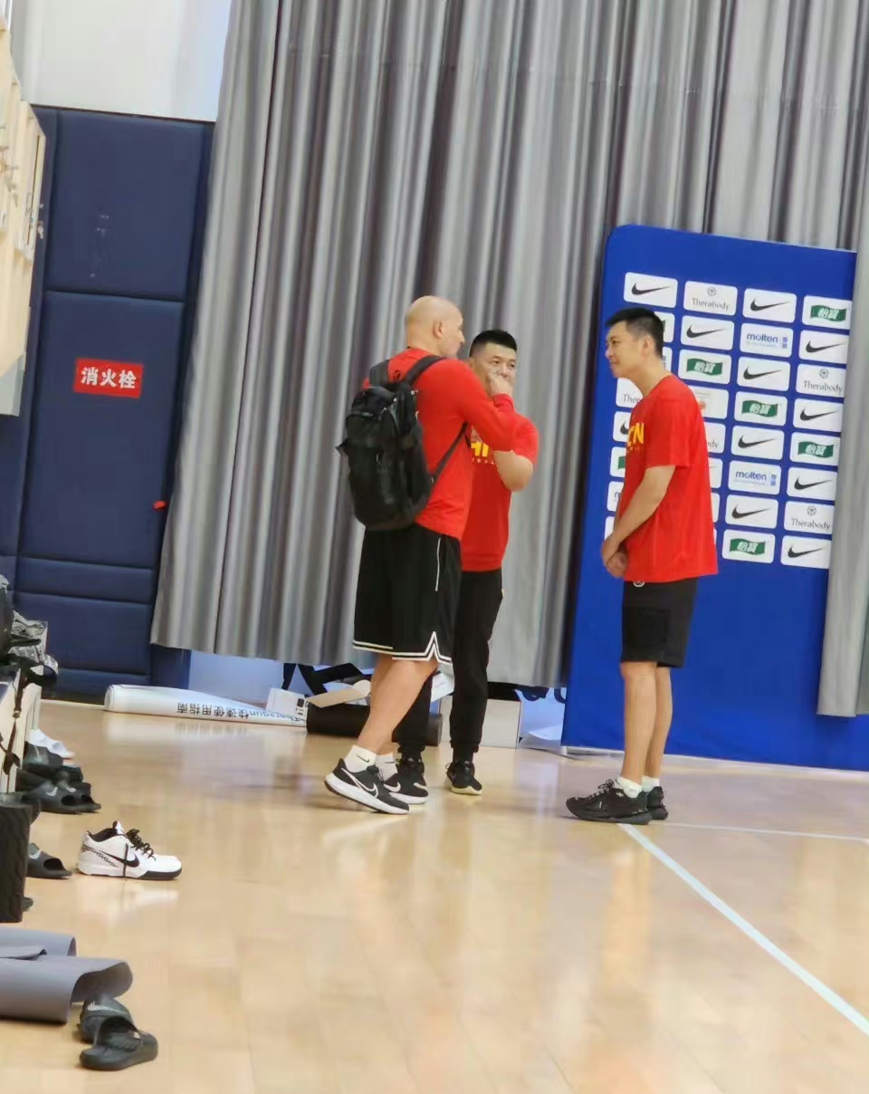 球队主教练的战术布置受到球员一致认可