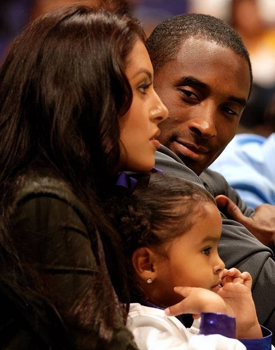 科比透露曾与湖人队合作欲打破纪录,8岁女儿或将继承遗志 科比透露曾与湖人队合作欲打破纪录,8岁女儿或将继承遗志