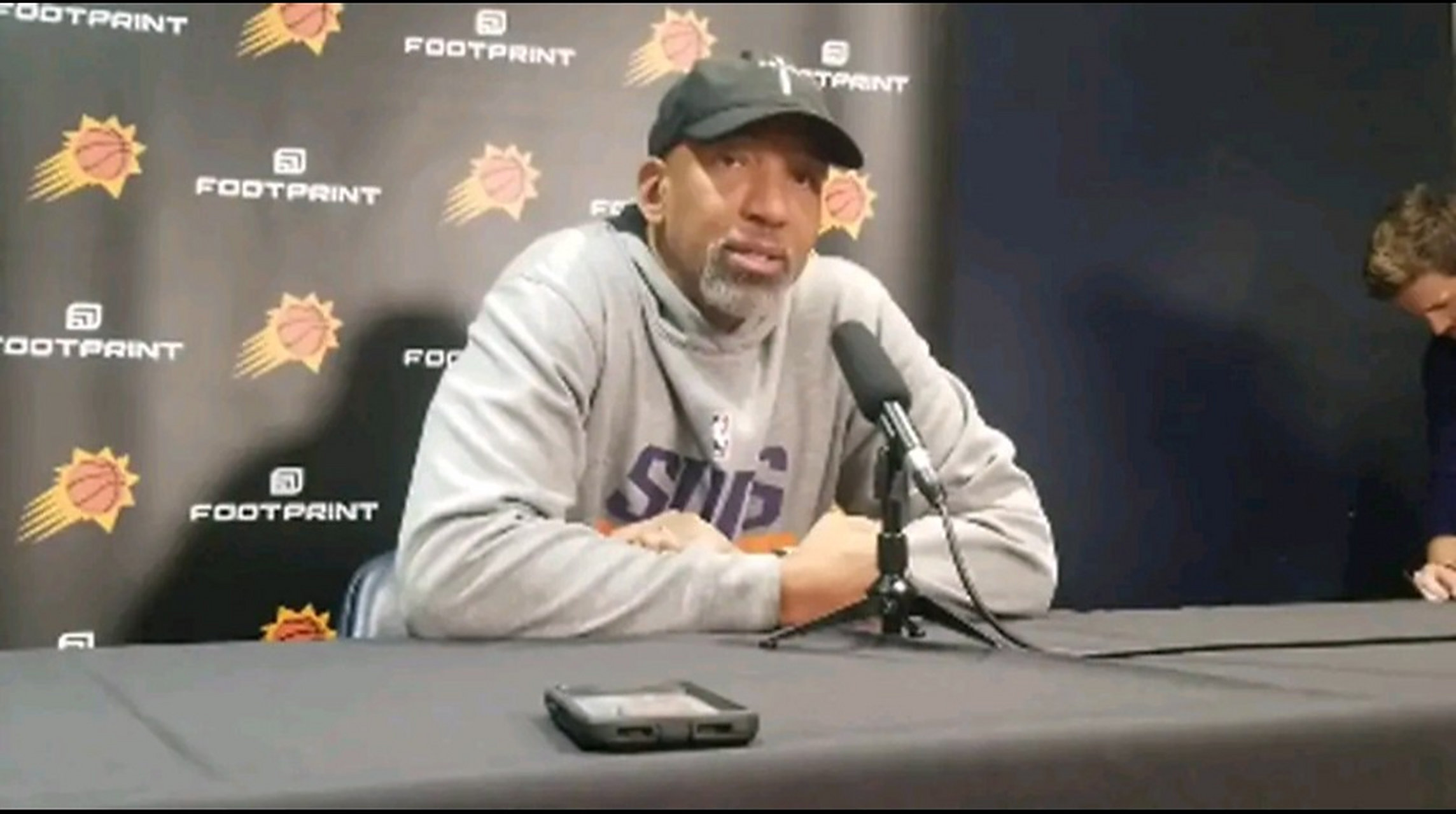 1xBit体育新闻-太阳惨败鹈鹕，遭遇四连败的简单介绍