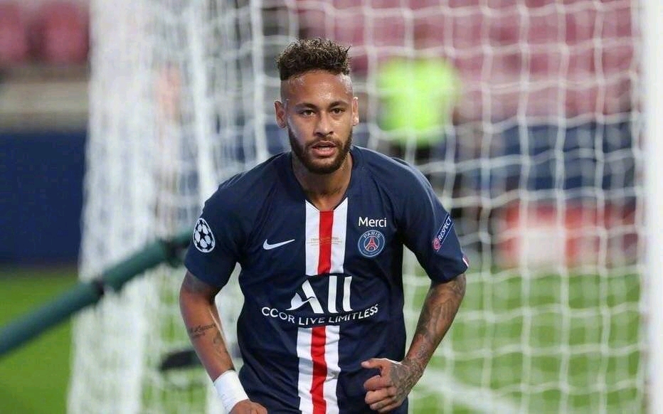 包含法甲冠军巴黎圣日耳曼签下巴西新星内马尔的词条